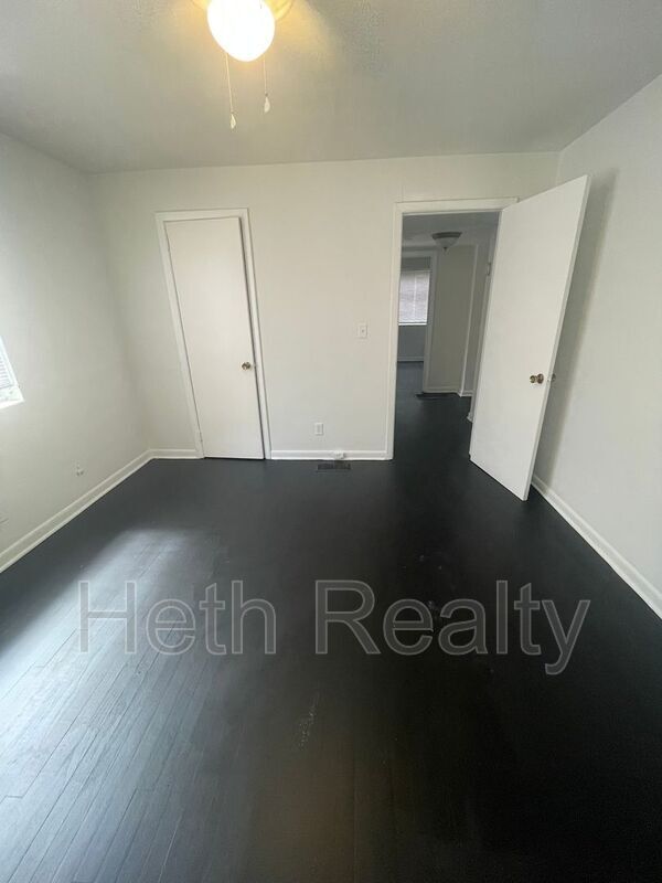 Building Photo - 1806 Van Wert Ave