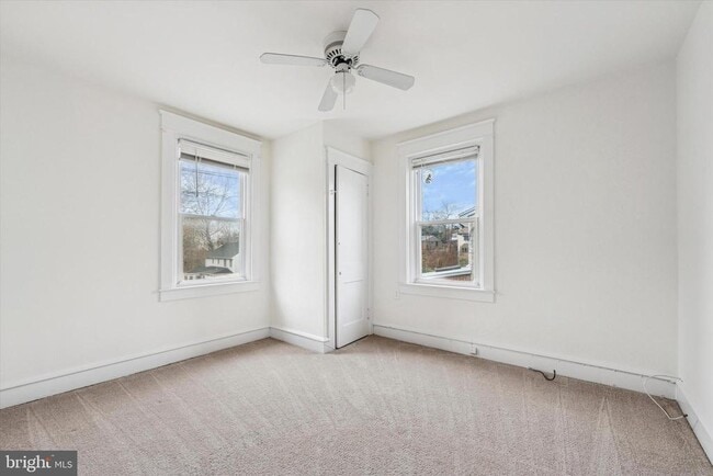 Building Photo - 10 W Jefferson St