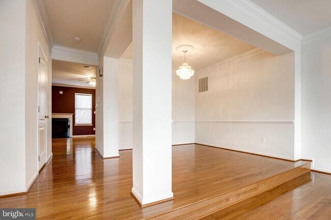 Building Photo - 25859 Kirkwood Square