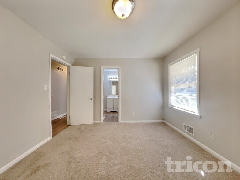 Building Photo - 4681 Kings Hwy