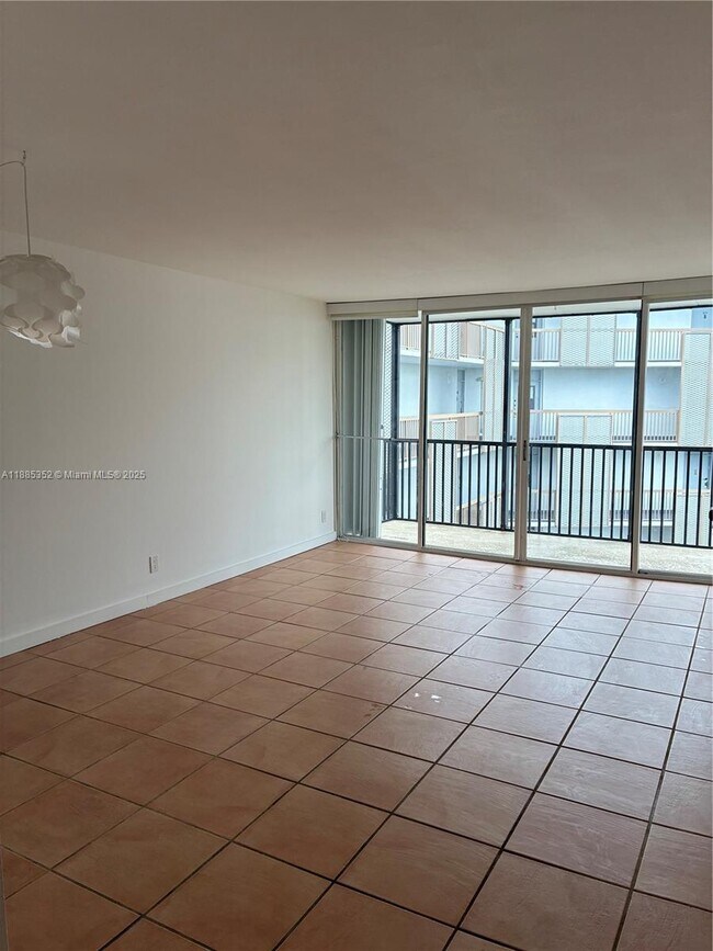 Building Photo - 1 bedroom in Aventura FL 33180