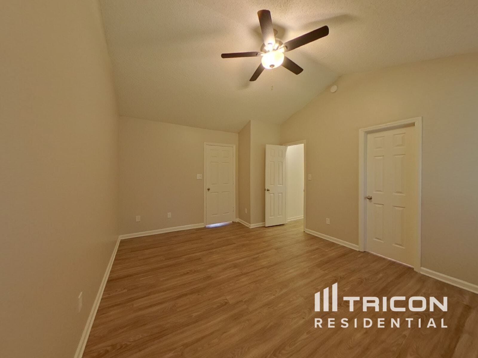 Building Photo - 1128 Summit Hills Dr