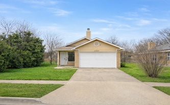 Building Photo - 2305 Magnum Cir