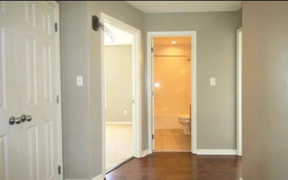 Building Photo - 428 Greathouse Dr