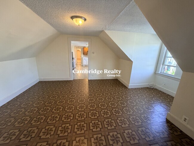 Building Photo - 543 Broadway