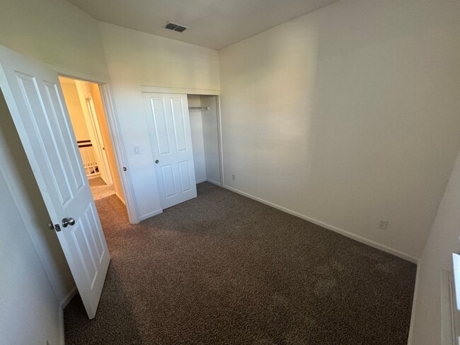 Building Photo - 804 Titanium Ln