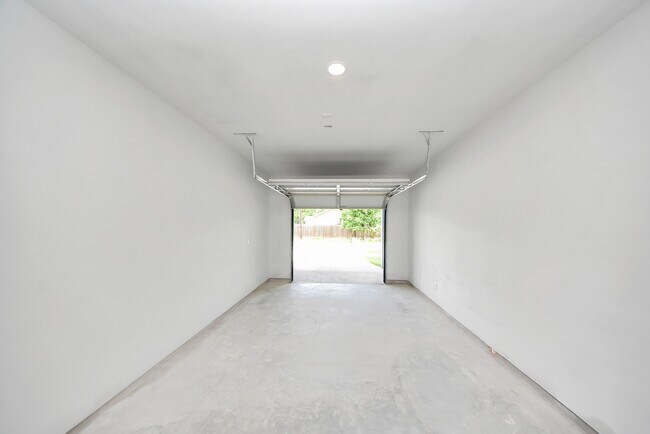 Building Photo - 2608 Campbell St
