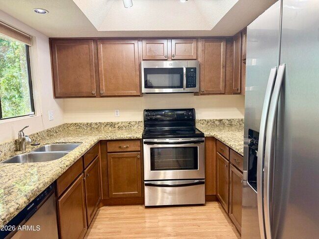 Building Photo - 5147 N 76th Pl