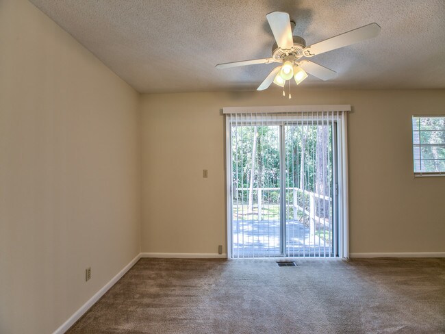 Building Photo - 2308 Vincent Dr