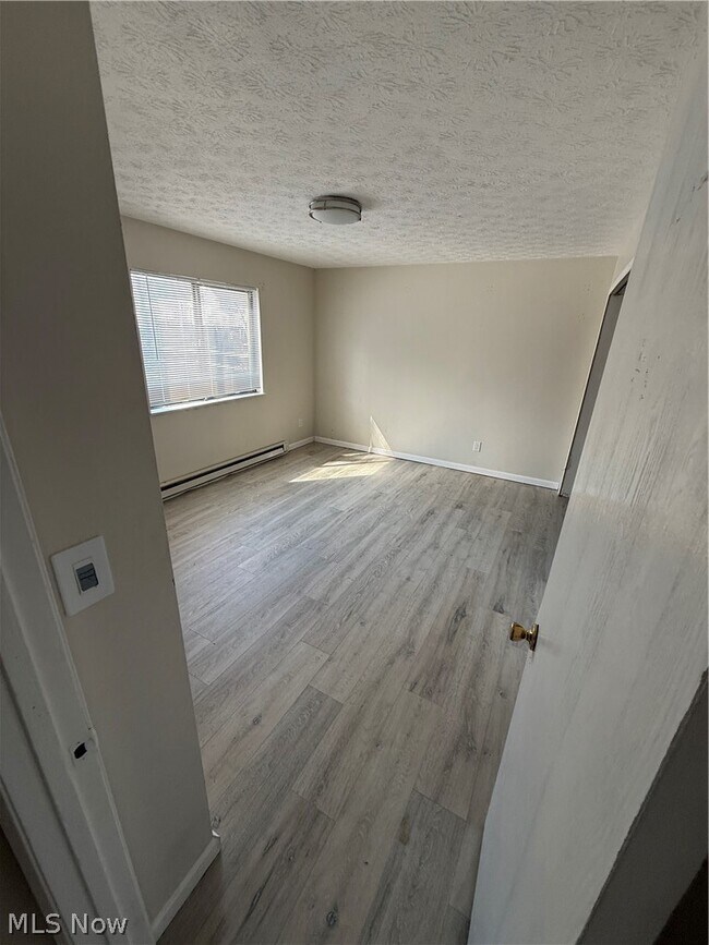 Building Photo - 662 Sumner St