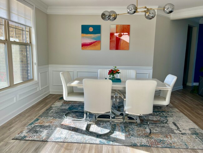 Building Photo - 6060 Ashborough Park
