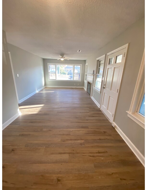 Building Photo - 3720 Manor Dr