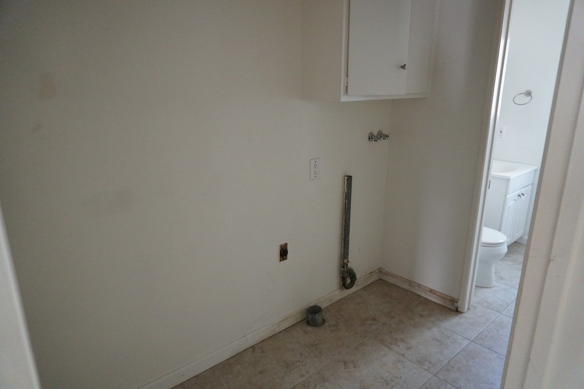 Laundry - 2409 Harriman Ln