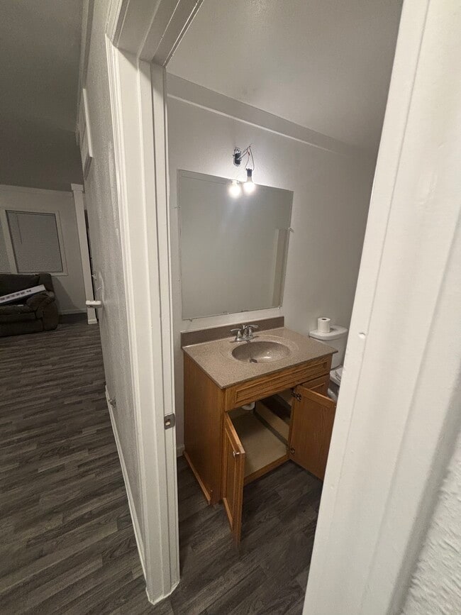 Building Photo - Tedmark Duplex 2