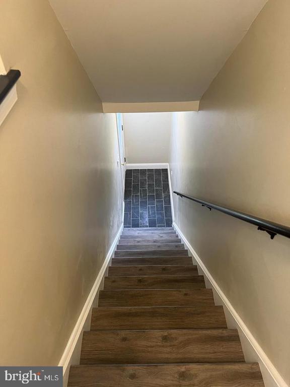 Building Photo - 287 Knoll Dr