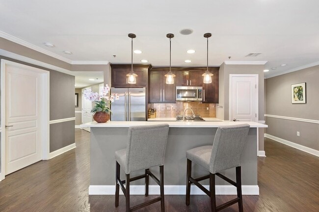 Building Photo - 1331 Grand St