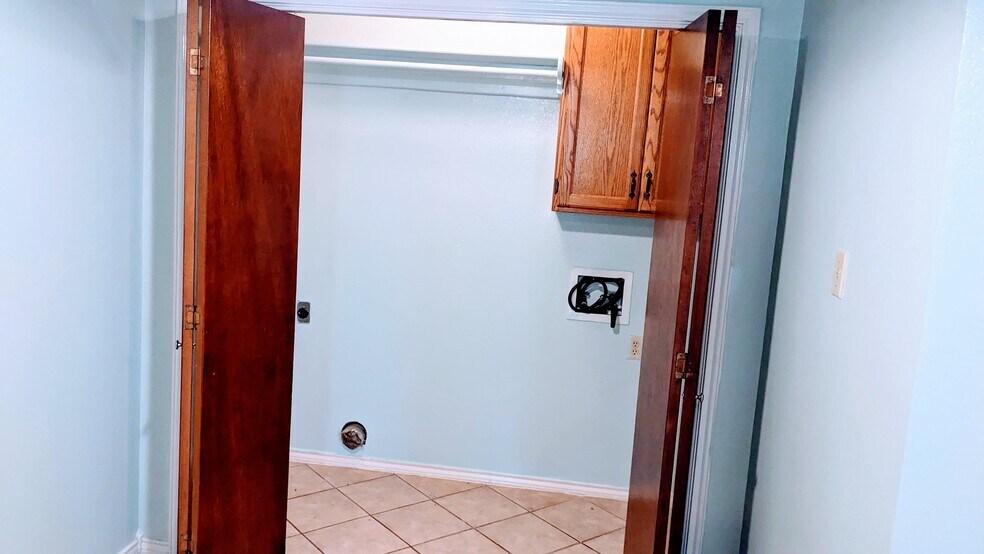 Building Photo - 1820 Mercer St