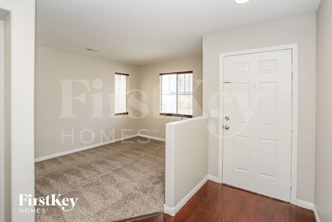 Building Photo - 10752 Knickerbocker Ave