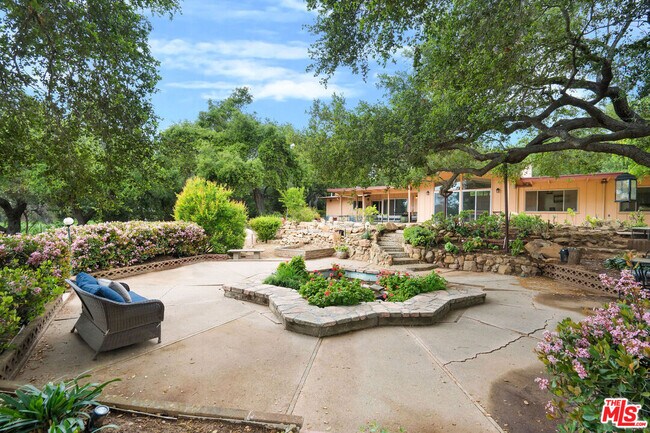 Building Photo - 918 Palomar Rd