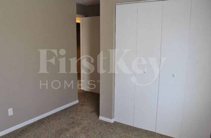 Building Photo - 5064 Parterra Ct
