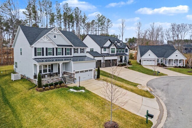 Building Photo - 4 Bedroom Executive Home located in Magnolia Green
