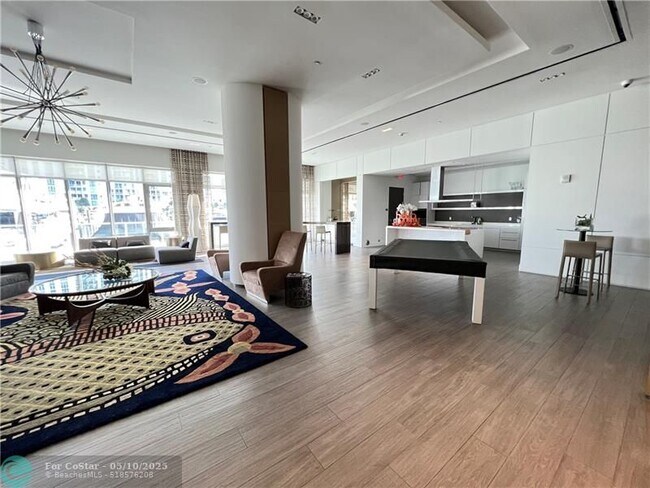 Building Photo - 17301 Biscayne Blvd