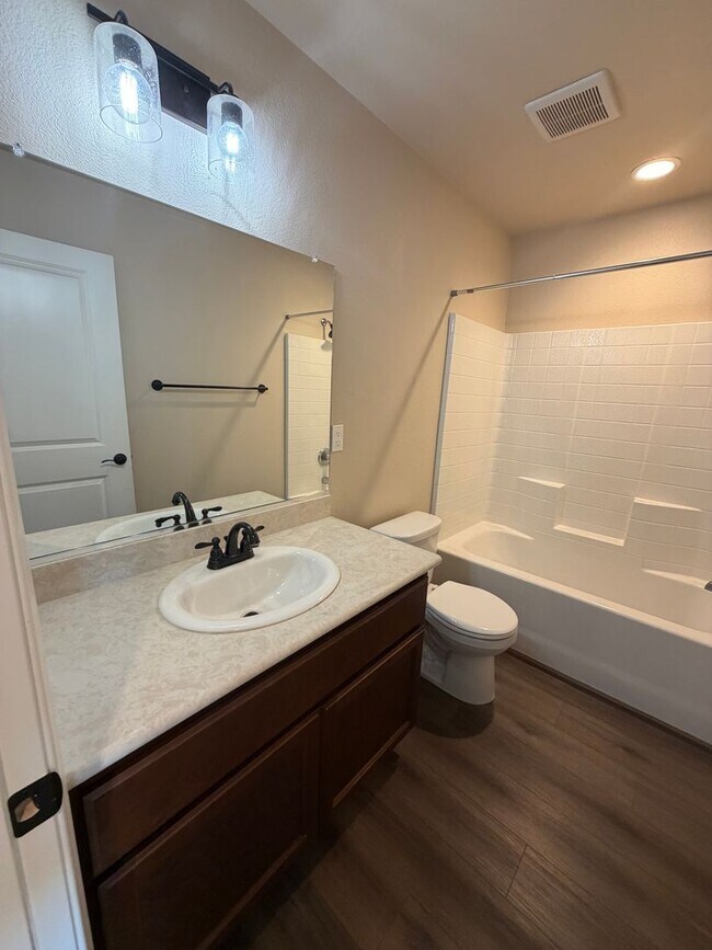 Building Photo - 1194 Velarde Cir