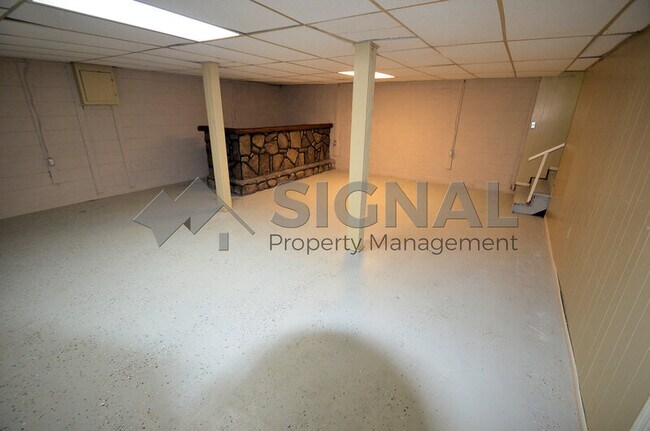 Building Photo - 4001 6th Ave