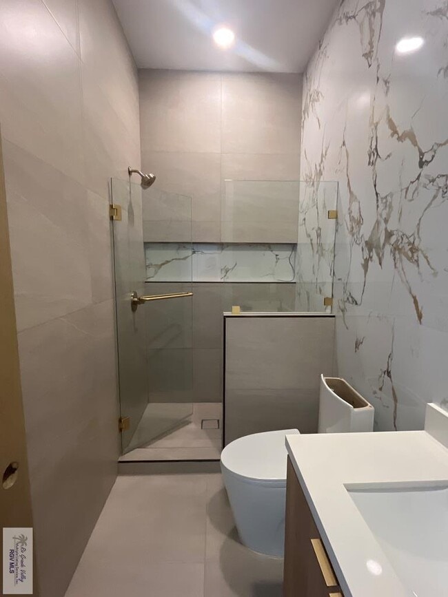 Building Photo - 4610 Juniper Cir