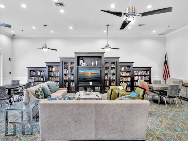 Building Photo - 6094 Lake Hibiscus Dr