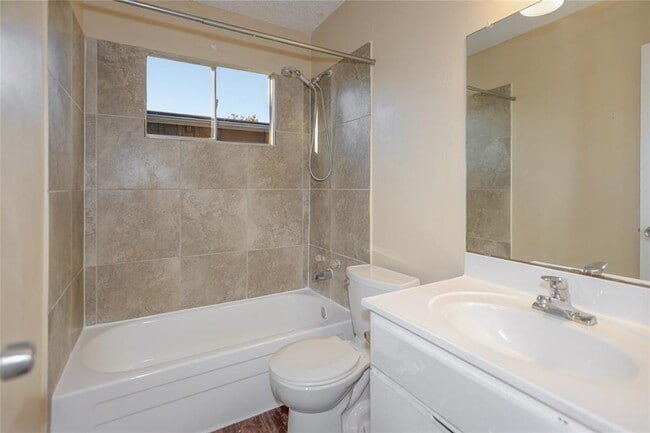 Building Photo - 1241 N LBJ Dr