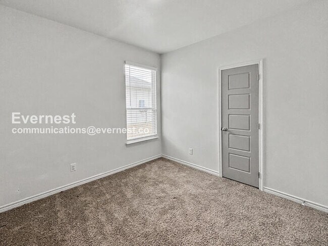 Building Photo - 713 Freedom Cir