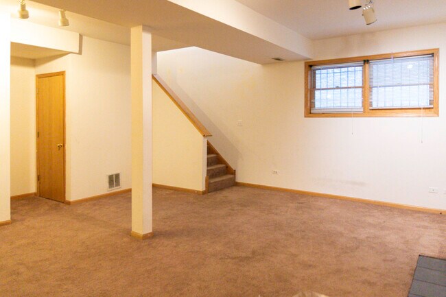 Building Photo - 1465 W Cortez St