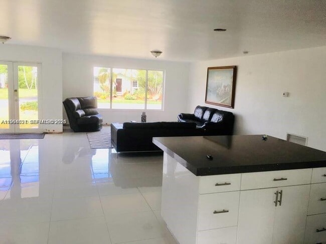 Building Photo - 17521 SW 93rd Ave