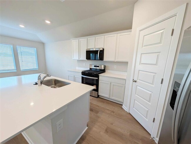 Building Photo - 2917 Ember Dr