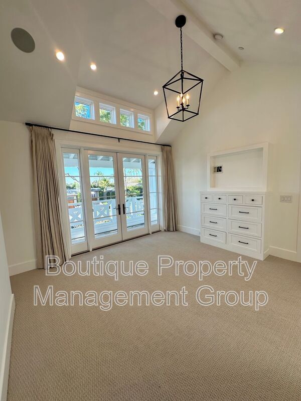 Building Photo - 514 Avocado Ave