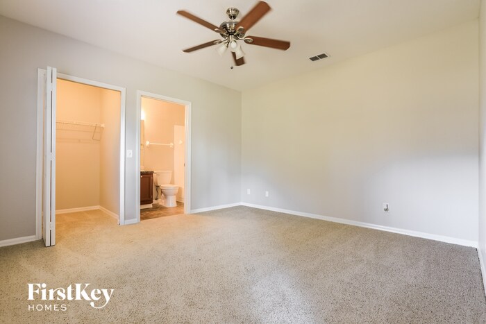 Building Photo - 4167 N Biscayne Dr