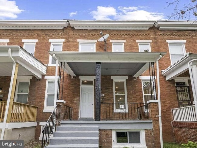 Building Photo - 3030 Windsor Ave