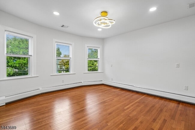 Building Photo - 91 Birchwood Rd