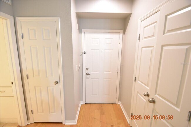 Building Photo - 1810 E Palm Ave