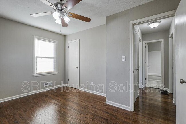 Building Photo - 4811 Martha Truman Rd