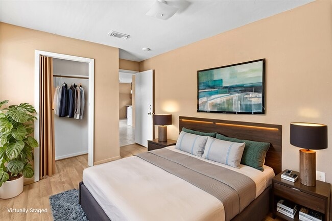 Building Photo - 2200 Peach Ave