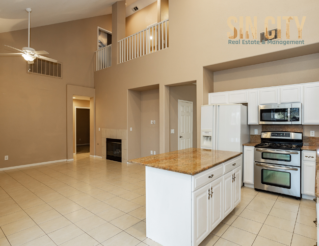 Building Photo - Luxurious 4 Bed, 3 Bath Home in Henderson,...