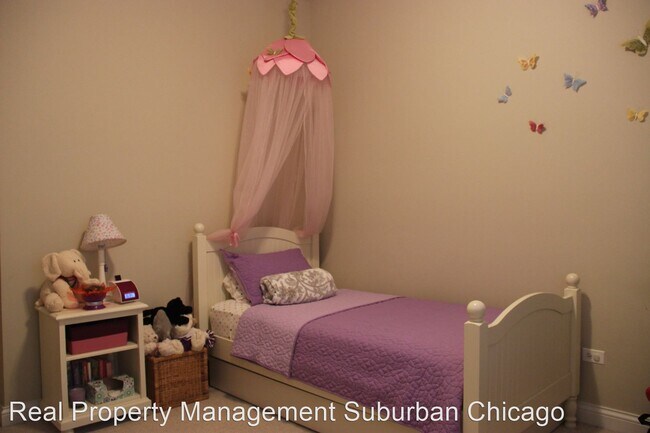 Building Photo - 3 br, 2 bath House - 5536 W. Higgins #1W
