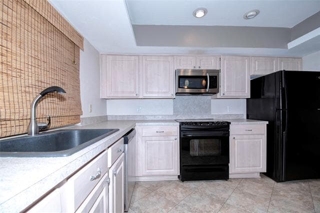 Building Photo - 3201 Christie Cir