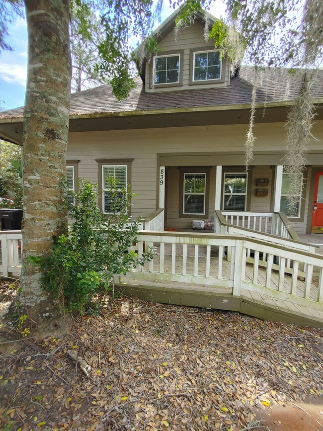 Building Photo - Modern Living 2Bd/2Ba