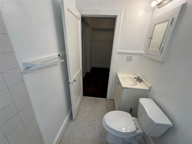 Building Photo - 177 NE 50th St
