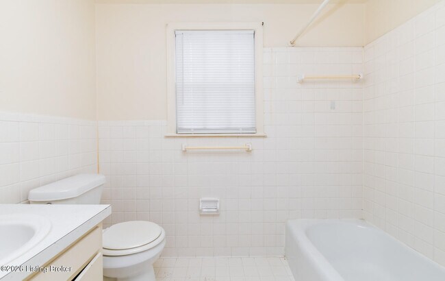 Building Photo - 2515 Brownsboro Rd