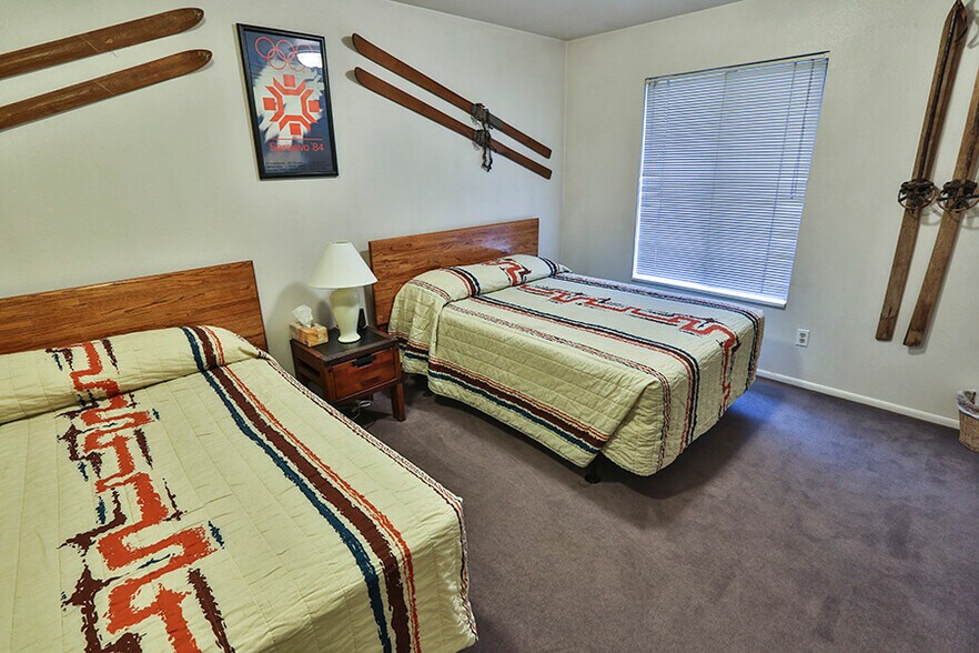 Building Photo - 3298 E Fort Union Blvd