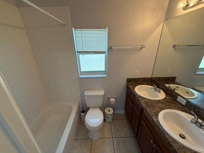 Building Photo - 816 Abbeville Ct